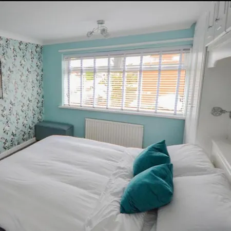 Town Centre 3 Bed House Parking Guisborough