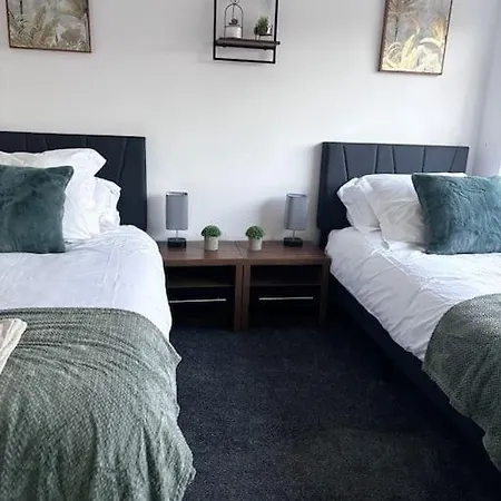 Town Centre 3 Bed House Parking Дом отдыха