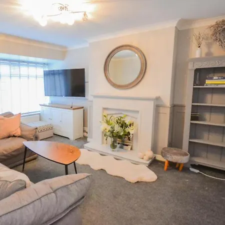 Town Centre 3 Bed House Parking Дом отдыха